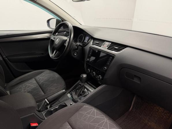 Skoda Octavia III (A7) Рестайлинг с пробегом 2019 года, цена 1 737 000 рублей, 198158 км, лифтбек, Автокод Объявления