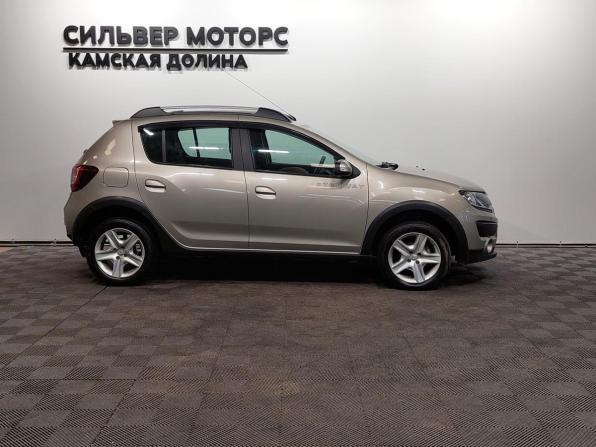 Renault Sandero II с пробегом 2017 года, цена 1 060 000 рублей, 45800 км, хэтчбек, Автокод Объявления
