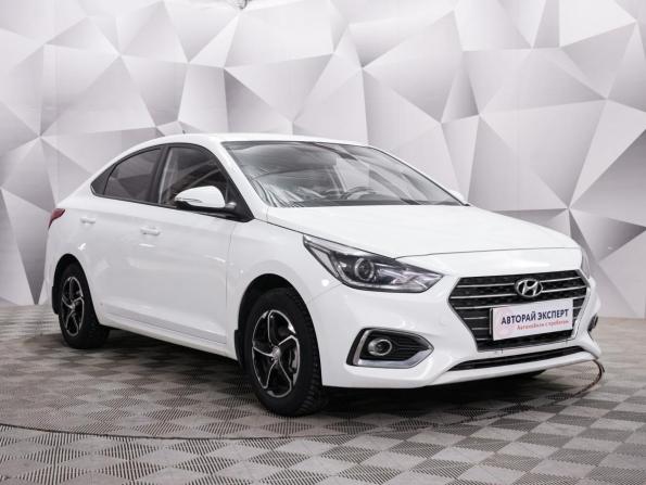 Hyundai Solaris II с пробегом 2019 года, цена 1 195 000 рублей, 121000 км, седан, Автокод Объявления
