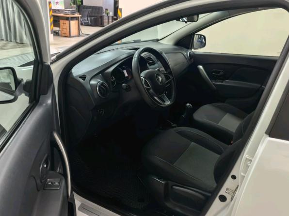 Renault Logan II Рестайлинг с пробегом 2018 года, цена 935 000 рублей, 152610 км, седан, Автокод Объявления