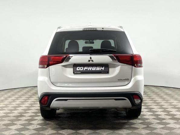 Mitsubishi Outlander III Рестайлинг 3 с пробегом 2021 года, цена 2 250 000 рублей, 77808 км, внедорожник, Автокод Объявления