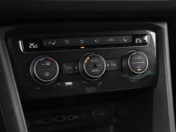 Volkswagen Tiguan II с пробегом 2019 года, цена 2 330 000 рублей, 114617 км, внедорожник, Автокод Объявления