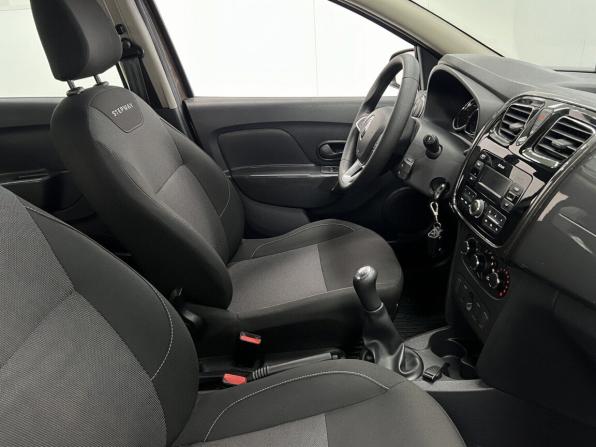 Renault Logan II Рестайлинг с пробегом 2020 года, цена 1 099 000 рублей, 91613 км, седан, Автокод Объявления
