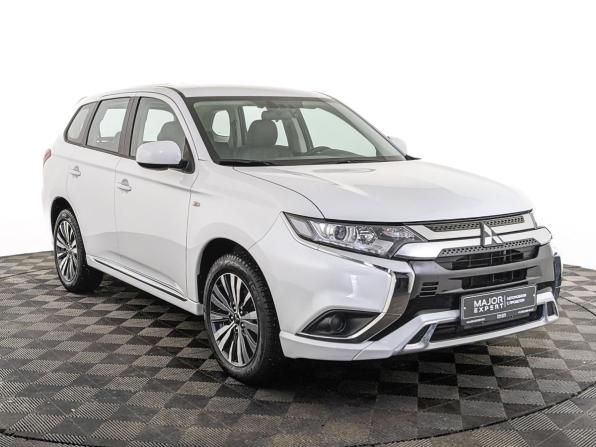 Mitsubishi Outlander III Рестайлинг 3 с пробегом 2022 года, цена 2 845 000 рублей, 3869 км, внедорожник, Автокод Объявления