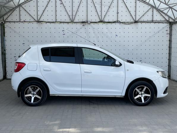 Renault Sandero II с пробегом 2017 года, цена 1 030 000 рублей, 39537 км, хэтчбек, Автокод Объявления