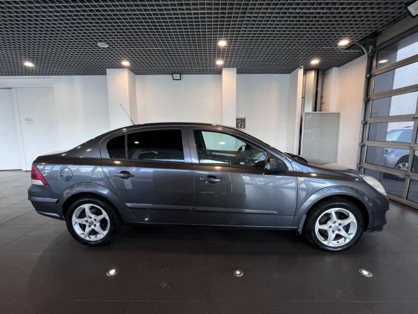 Opel Astra H Рестайлинг с пробегом 2008 года, цена 362 000 рублей, 301085 км, седан, Автокод Объявления