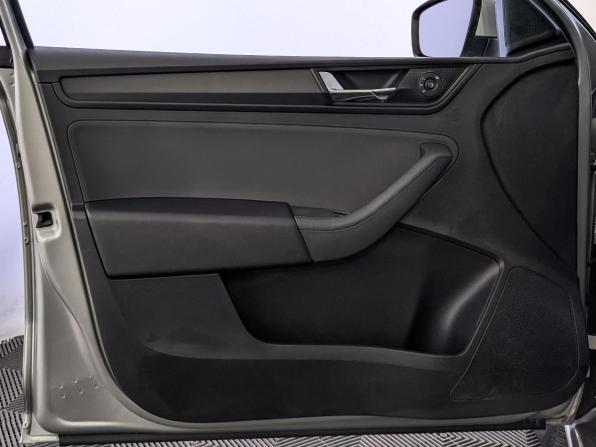 Skoda Rapid II с пробегом 2021 года, цена 1 550 000 рублей, 46150 км, лифтбек, Автокод Объявления