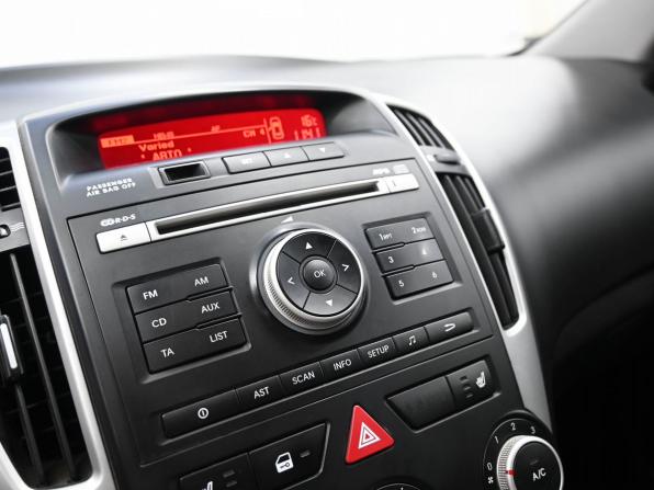 Kia Ceed I Рестайлинг с пробегом 2011 года, цена 899 900 рублей, 174000 км, хэтчбек, Автокод Объявления