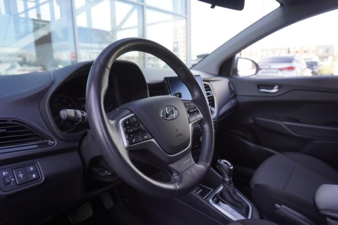 Hyundai Solaris II Рестайлинг с пробегом 2022 года, цена 1 678 000 рублей, 64376 км, седан, Автокод Объявления