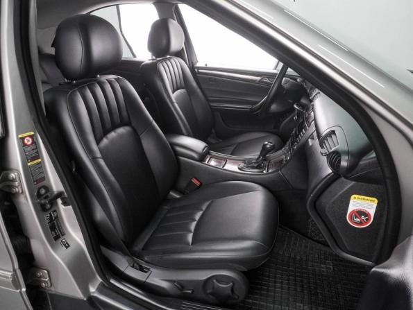 Mercedes-Benz C-Класс II (W203) Рестайлинг с пробегом 2006 года, цена 648 000 рублей, 292246 км, седан, Автокод Объявления