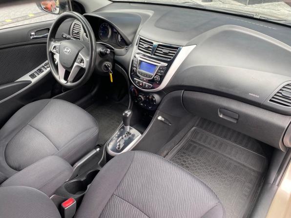 Hyundai Solaris I с пробегом 2012 года, цена 649 000 рублей, 319591 км, седан, Автокод Объявления