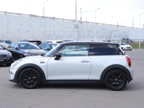 Mini Hatch III (F55/F56) Рестайлинг 2 с пробегом 2021 года, цена 2 670 000 рублей, 36050 км, хэтчбек, Автокод Объявления