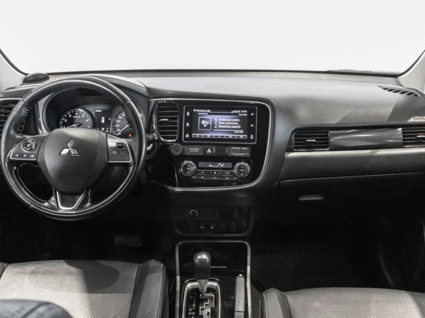 Mitsubishi Outlander III Рестайлинг 3 с пробегом 2018 года, цена 2 089 658 рублей, 125173 км, внедорожник, Автокод Объявления
