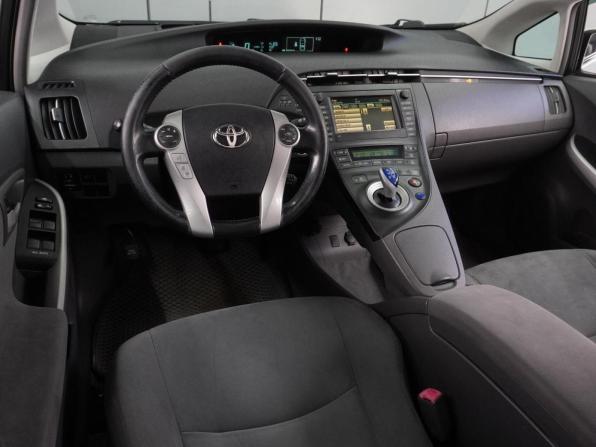 Toyota Prius III (XW30) с пробегом 2009 года, цена 1 010 000 рублей, 242544 км, лифтбек, Автокод Объявления