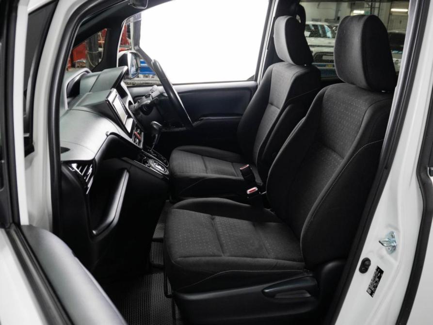 Toyota Noah III (R80) Рестайлинг Тюмень  - изображение 8