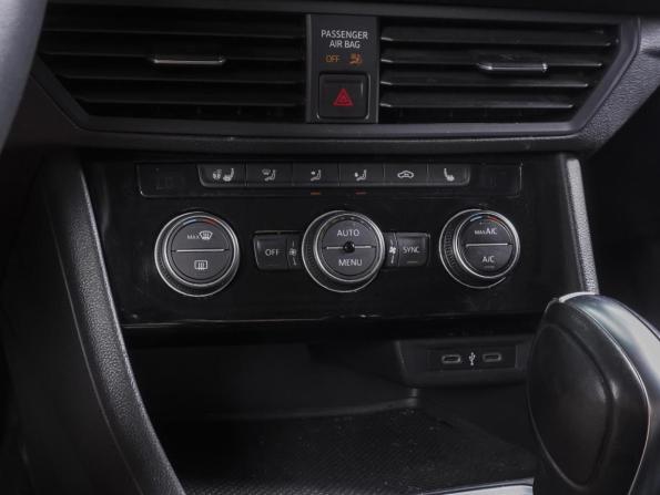 Volkswagen Jetta VII с пробегом 2021 года, цена 1 890 000 рублей, 122972 км, седан, Автокод Объявления