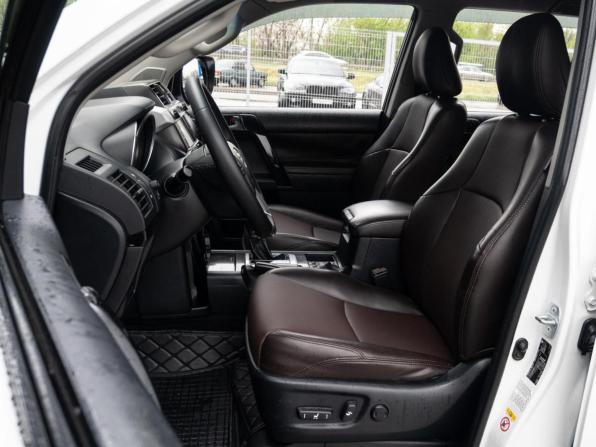 Toyota Land Cruiser Prado 150 Series Рестайлинг 1 с пробегом 2015 года, цена 4 050 000 рублей, 102947 км, внедорожник, Автокод Объявления