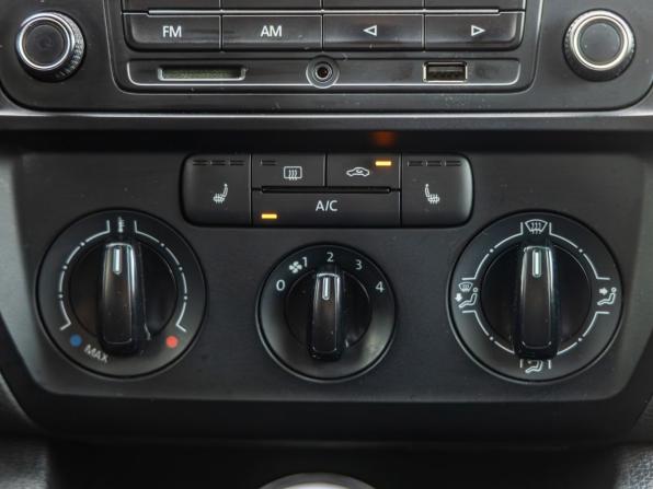 Volkswagen Jetta VI Рестайлинг с пробегом 2015 года, цена 1 048 000 рублей, 223196 км, седан, Автокод Объявления