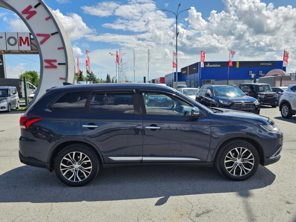 Mitsubishi Outlander III Рестайлинг 2 с пробегом 2018 года, цена 1 844 995 рублей, 273930 км, внедорожник, Автокод Объявления