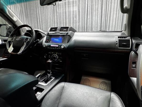 Toyota Land Cruiser Prado 150 Series Рестайлинг 1 с пробегом 2016 года, цена 4 550 000 рублей, 135823 км, внедорожник, Автокод Объявления
