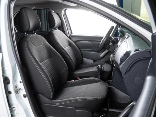 Renault Logan II с пробегом 2017 года, цена 870 000 рублей, 122238 км, седан, Автокод Объявления