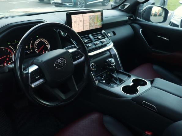 Toyota Land Cruiser 300 Series с пробегом 2022 года, цена 10 300 000 рублей, 40151 км, внедорожник, Автокод Объявления