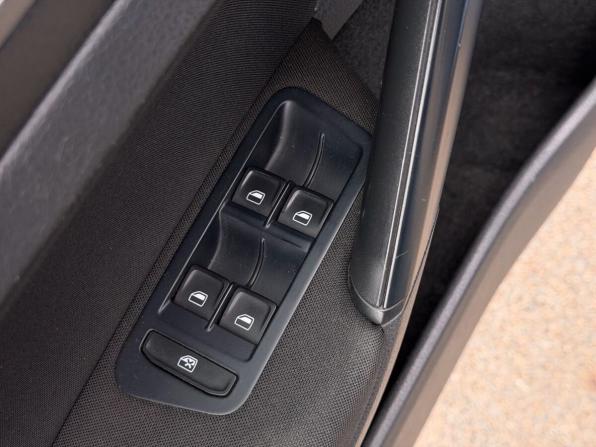Volkswagen Golf VII с пробегом 2014 года, цена 1 100 000 рублей, 189090 км, хэтчбек, Автокод Объявления