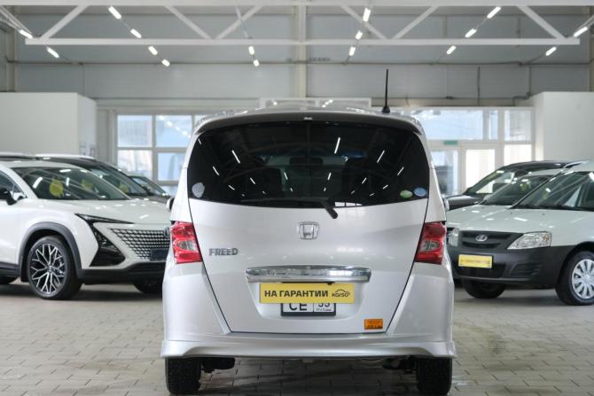 Honda Freed I с пробегом 2010 года, цена 1 139 000 рублей, 166000 км, компактвэн, Автокод Объявления