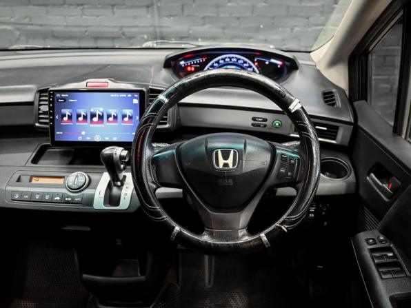 Honda Freed I Рестайлинг с пробегом 2012 года, цена 995 000 рублей, 209749 км, компактвэн, Автокод Объявления