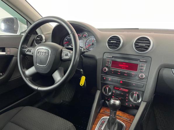 Audi A3 II (8P) Рестайлинг 2 с пробегом 2012 года, цена 900 000 рублей, 201790 км, хэтчбек, Автокод Объявления