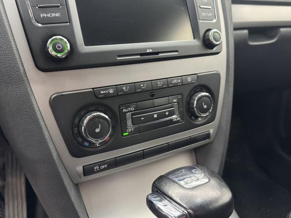 Skoda Octavia II (A5) Рестайлинг с пробегом 2012 года, цена 880 000 рублей, 175006 км, лифтбек, Автокод Объявления