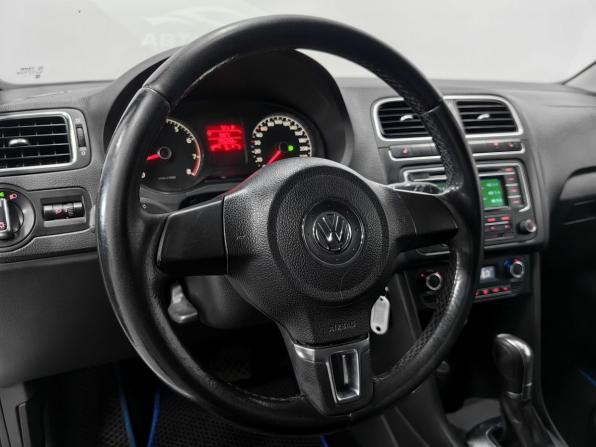 Volkswagen Polo V с пробегом 2013 года, цена 800 000 рублей, 196260 км, седан, Автокод Объявления