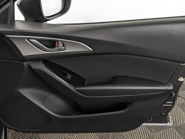 Mazda 3 III (BM) Рестайлинг с пробегом 2017 года, цена 1 535 000 рублей, 136614 км, хэтчбек, Автокод Объявления