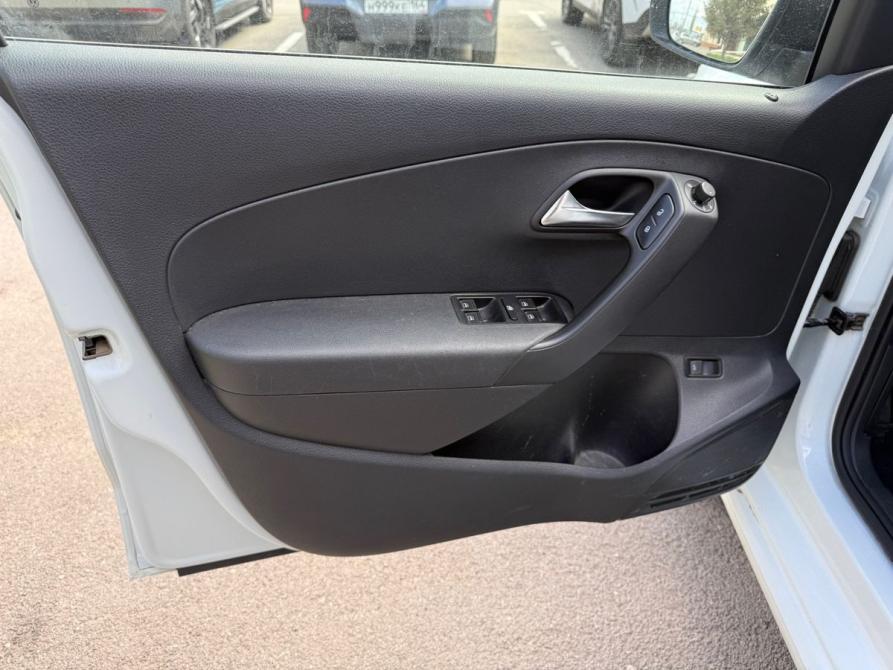 Volkswagen Polo V Рестайлинг Энгельс  - изображение 18
