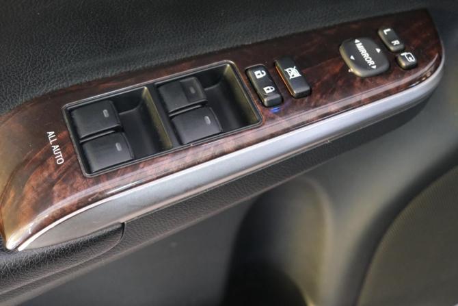 Toyota Camry VII (XV50) Рестайлинг с пробегом 2016 года, цена 1 939 000 рублей, 147000 км, седан, Автокод Объявления