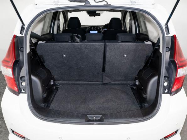 Nissan Note II Рестайлинг с пробегом 2020 года, цена 975 000 рублей, 81656 км, хэтчбек, Автокод Объявления