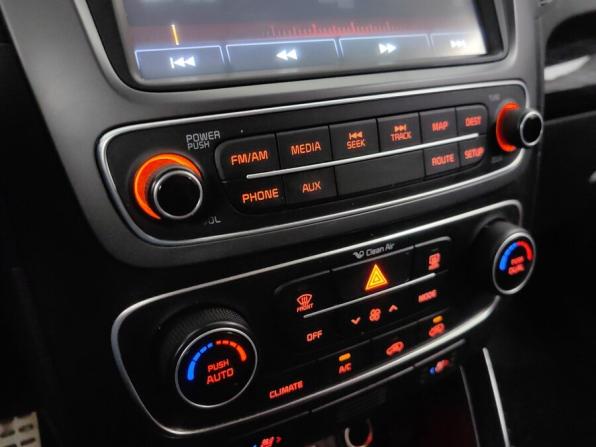 Kia Sorento II Рестайлинг с пробегом 2015 года, цена 1 748 000 рублей, 214500 км, внедорожник, Автокод Объявления
