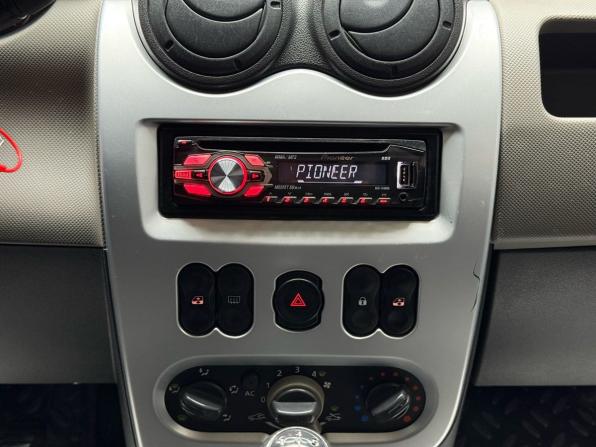 Renault Sandero I с пробегом 2010 года, цена 359 000 рублей, 183871 км, хэтчбек, Автокод Объявления