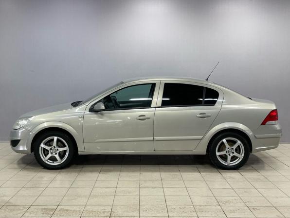 Opel Astra H Рестайлинг с пробегом 2008 года, цена 340 000 рублей, 329951 км, седан, Автокод Объявления