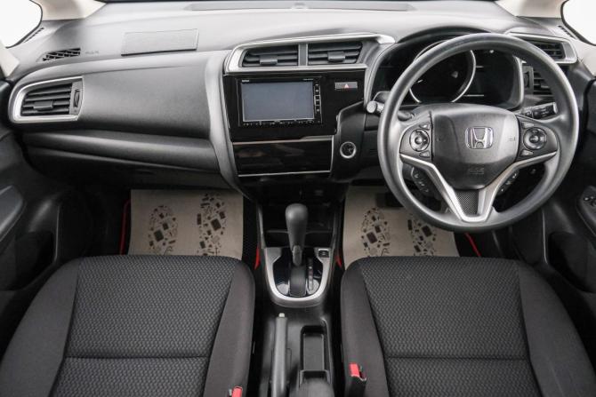 Honda Fit III Рестайлинг с пробегом 2018 года, цена 1 229 000 рублей, 64878 км, хэтчбек, Автокод Объявления