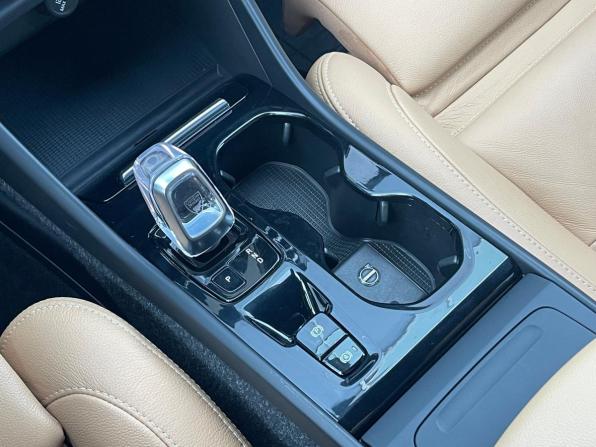 Volvo XC40 I с пробегом 2021 года, цена 2 590 000 рублей, 80000 км, внедорожник, Автокод Объявления