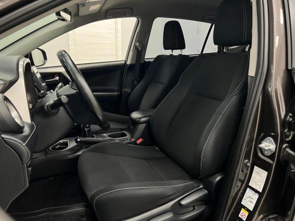 Toyota RAV4 IV (XA40) Рестайлинг с пробегом 2018 года, цена 2 450 000 рублей, 140740 км, внедорожник, Автокод Объявления