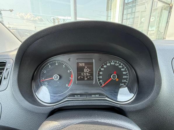 Volkswagen Polo V Рестайлинг с пробегом 2015 года, цена 945 000 рублей, 157646 км, седан, Автокод Объявления