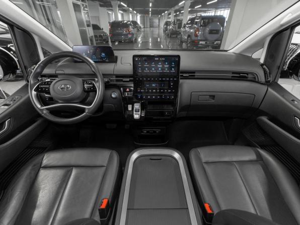 Hyundai Staria I с пробегом 2021 года, цена 5 380 000 рублей, 49261 км, минивэн, Автокод Объявления