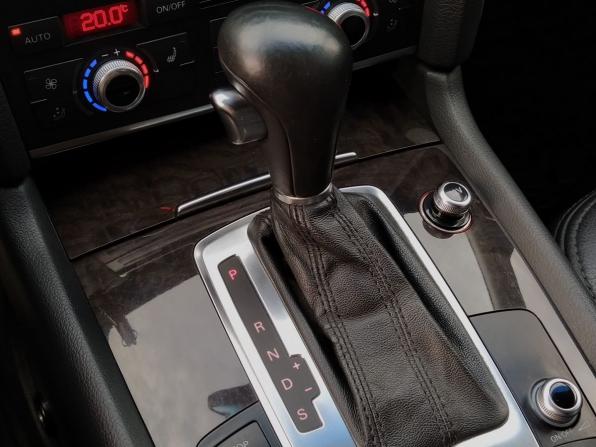 Audi Q7 I (4L) Рестайлинг с пробегом 2011 года, цена 2 355 000 рублей, 137500 км, внедорожник, Автокод Объявления