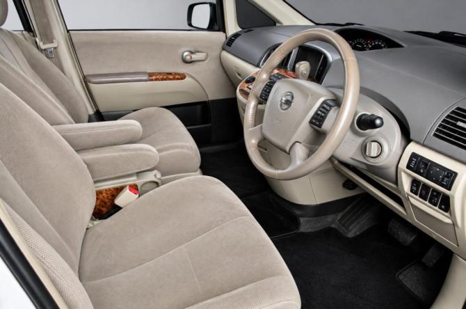 Nissan Presage II с пробегом 2003 года, цена 729 000 рублей, 350000 км, минивэн, Автокод Объявления