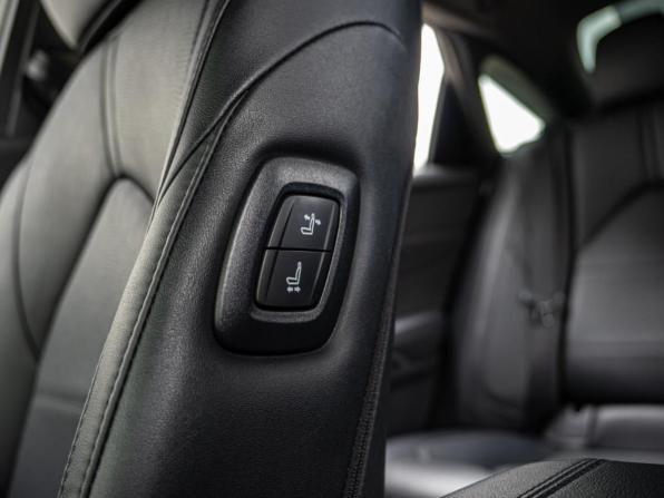 Toyota Avalon V с пробегом 2022 года, цена 3 390 000 рублей, 41515 км, седан, Автокод Объявления