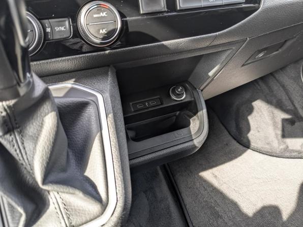Volkswagen Multivan T6 Рестайлинг с пробегом 2021 года, цена 4 700 000 рублей, 207418 км, минивэн, Автокод Объявления