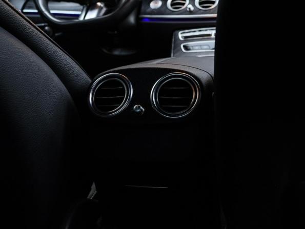Mercedes-Benz E-Класс V (W213 S213 C238) Рестайлинг с пробегом 2021 года, цена 3 550 000 рублей, 99804 км, седан, Автокод Объявления