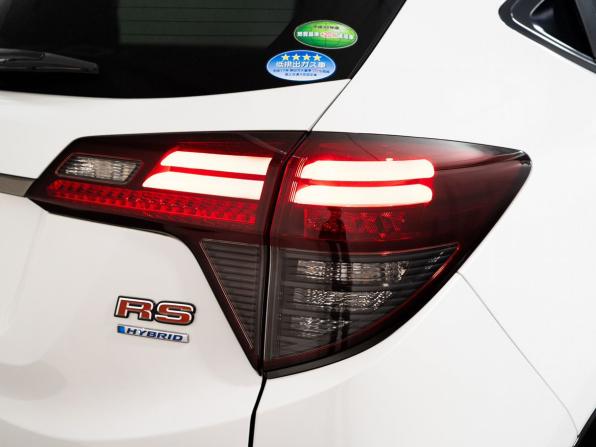 Honda Vezel I Рестайлинг с пробегом 2018 года, цена 1 630 300 рублей, 76815 км, внедорожник, Автокод Объявления